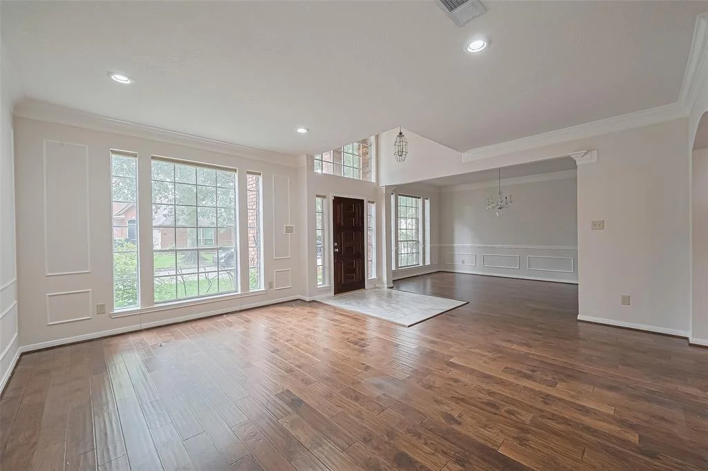 Photo of 1327 W Forest Drive