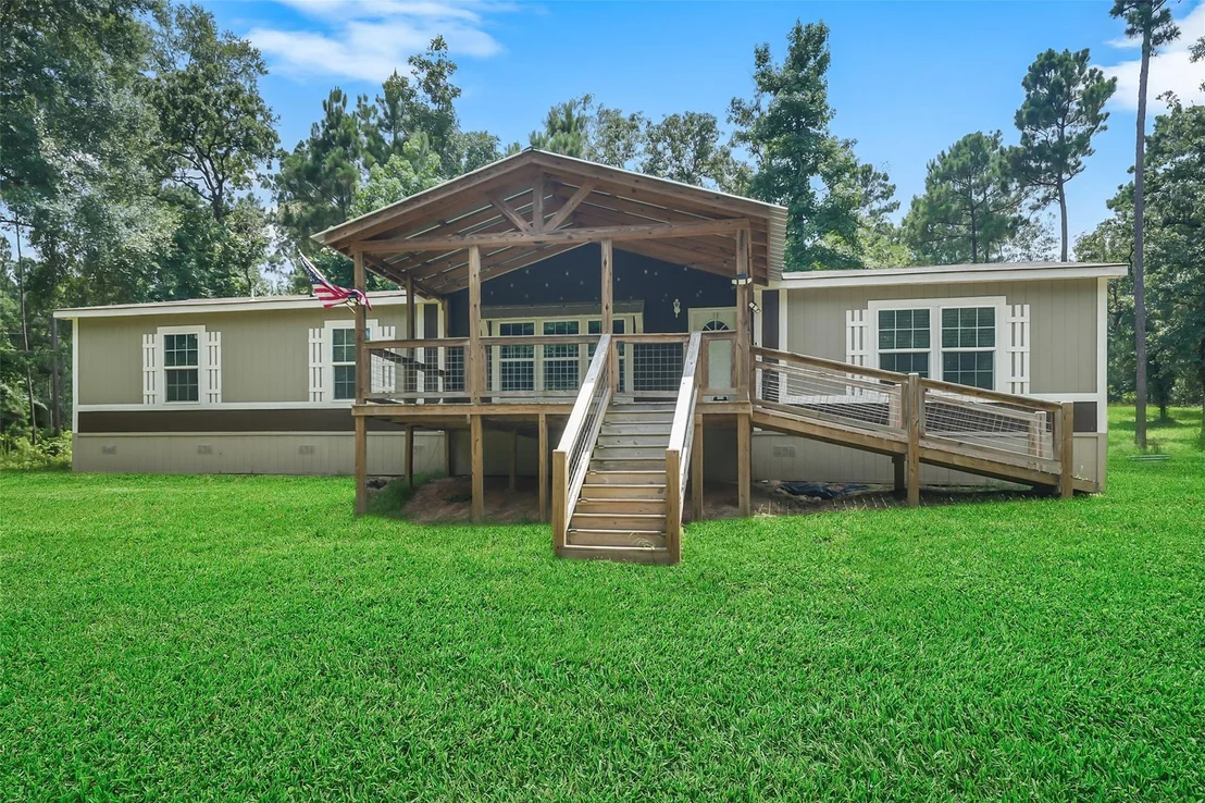 Photo of 577 Winding River Road