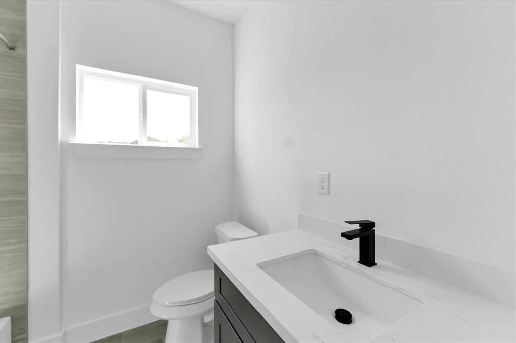 Photo of 1005 Lake View Drive