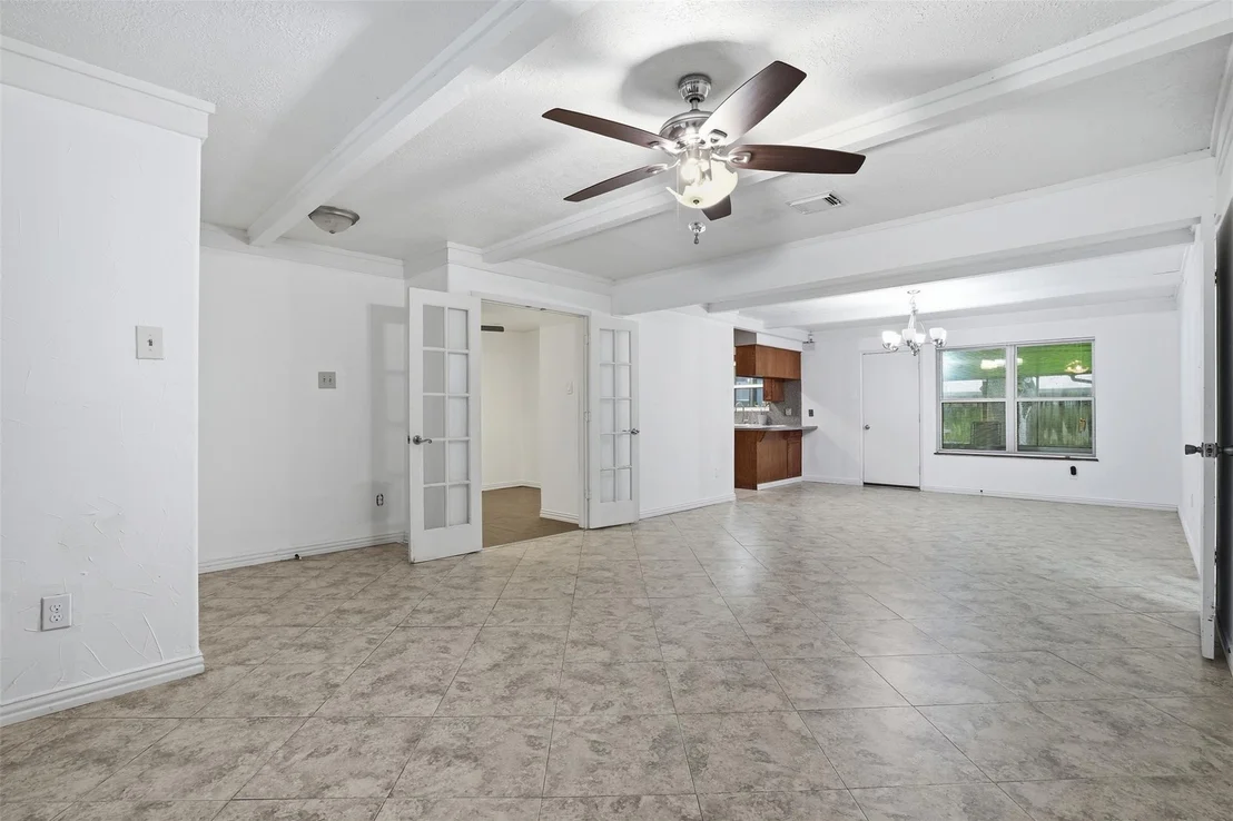 Photo of 2605 Burke Road