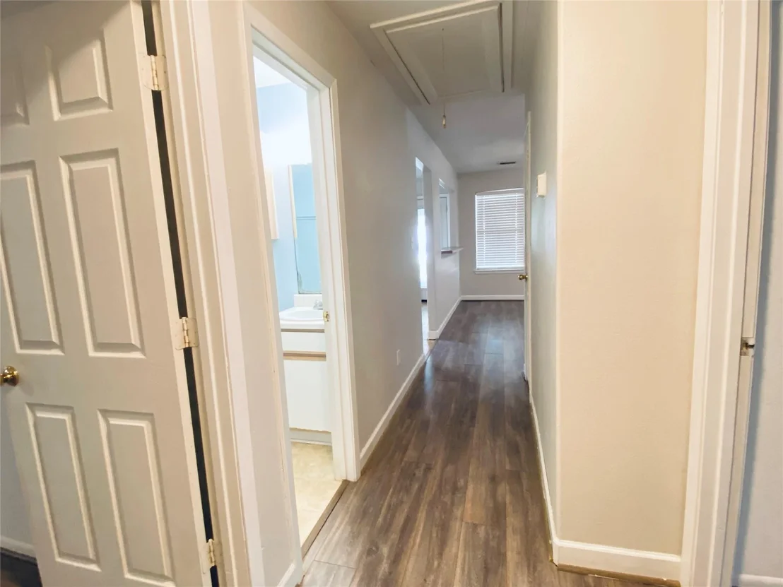 Photo of 715 Lakeview Drive