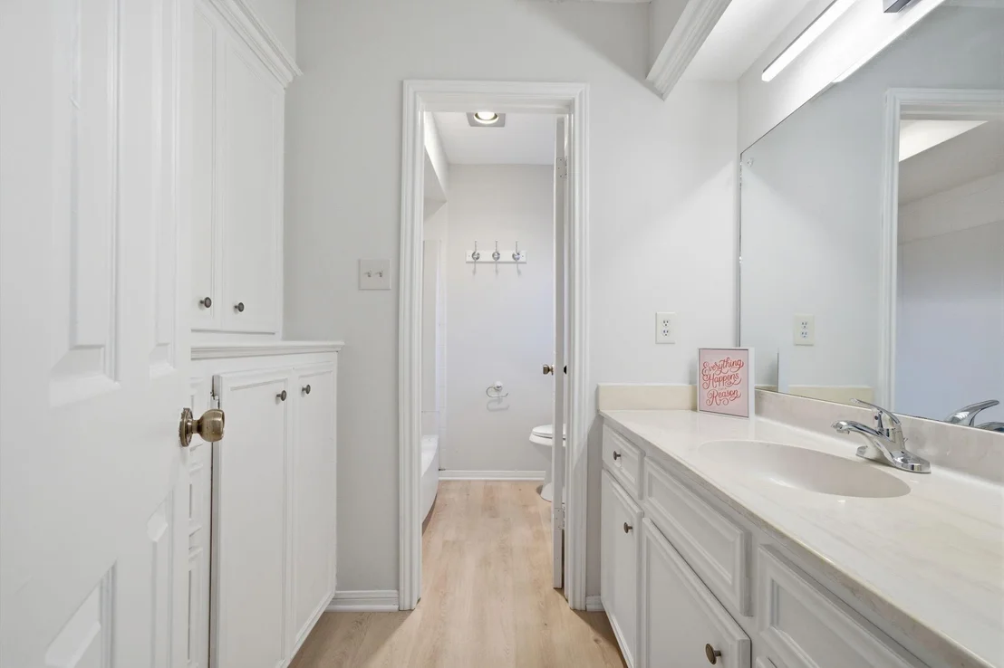 Photo of 12030 Laneview Drive