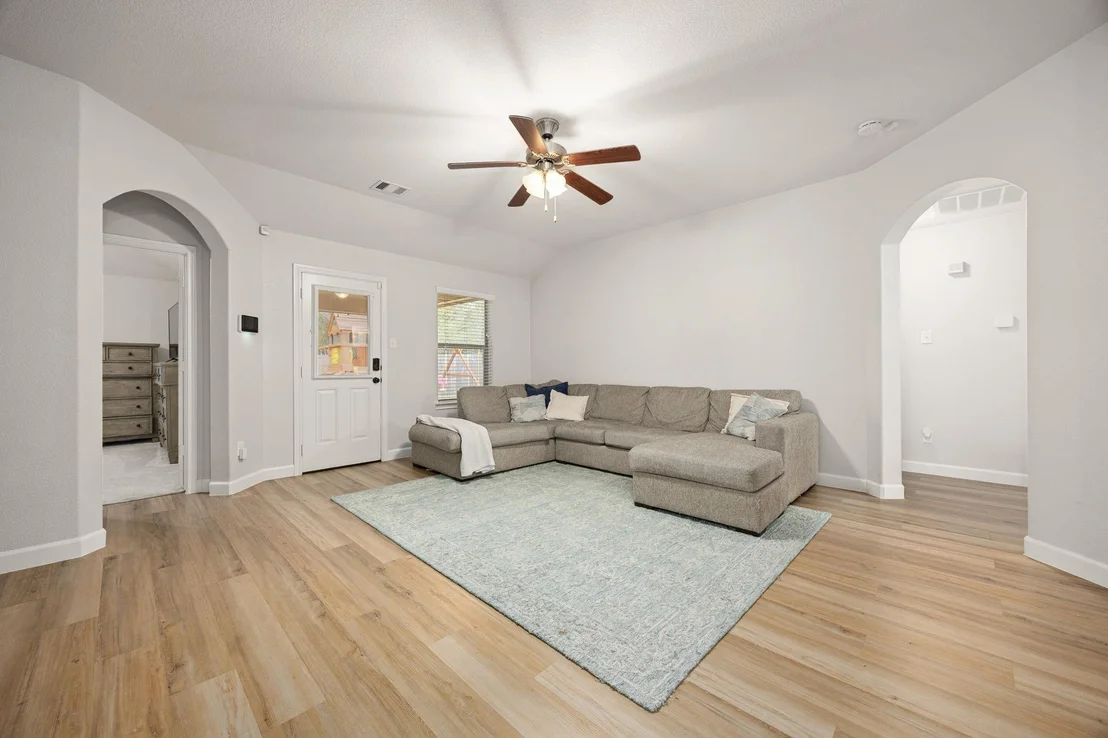 Photo of 922 Fife Drive