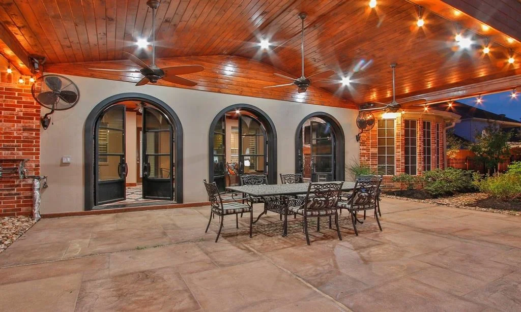 Photo of 6 White Meadow Court