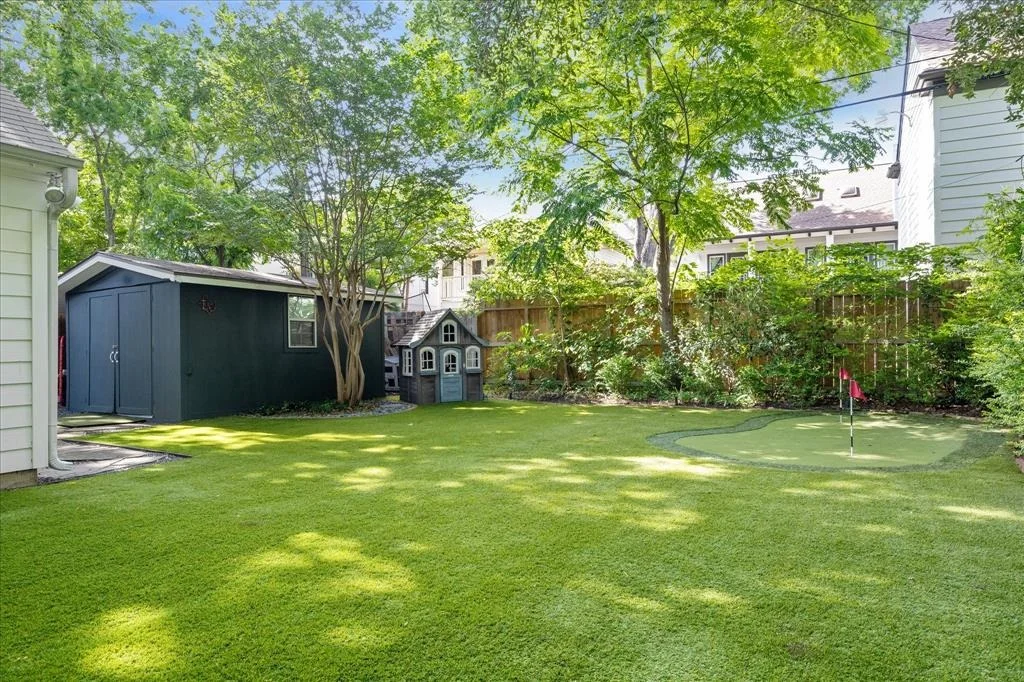 Photo of 2618 Sunset Boulevard