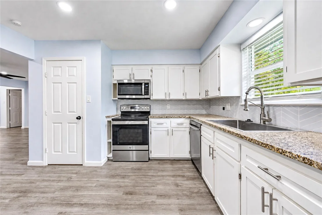 Photo of 910 Cedar Lane