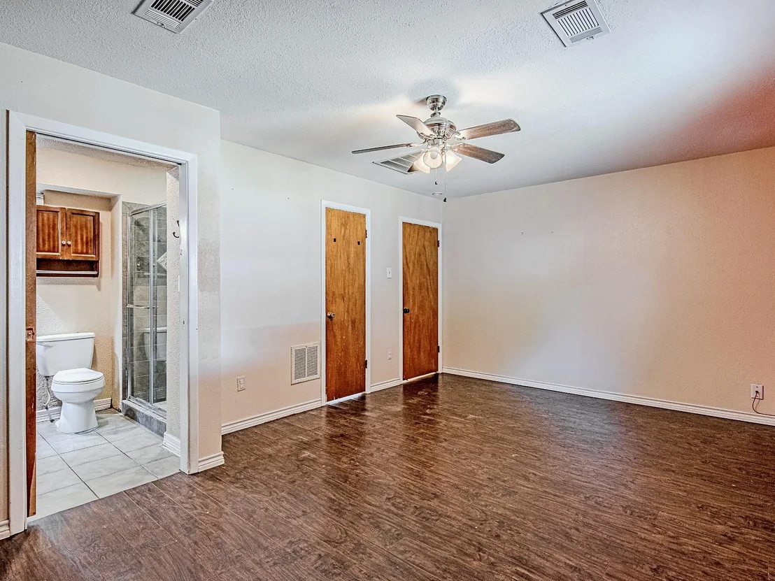 Photo of 2710 Burke Road