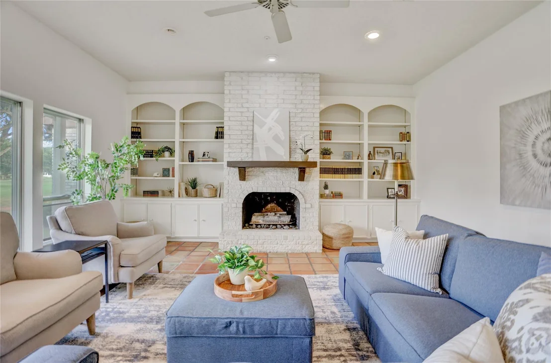 Photo of 44 Crestwood Circle
