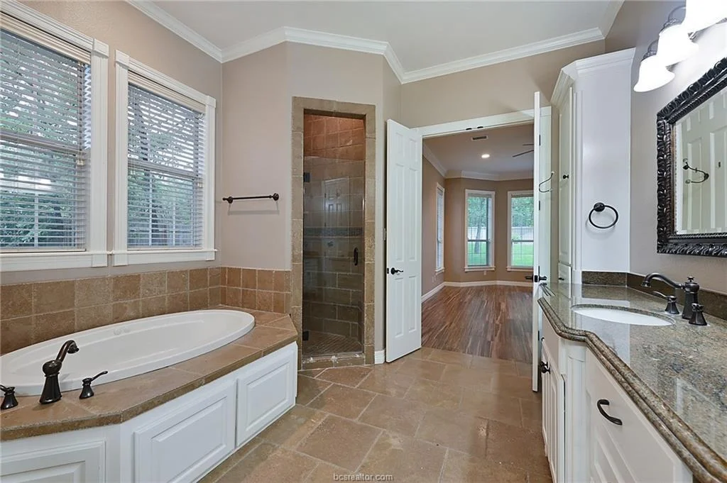 Photo of 4304 Hyde Park Lane