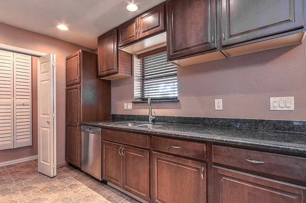 Photo of 24126 Whitefield Lane