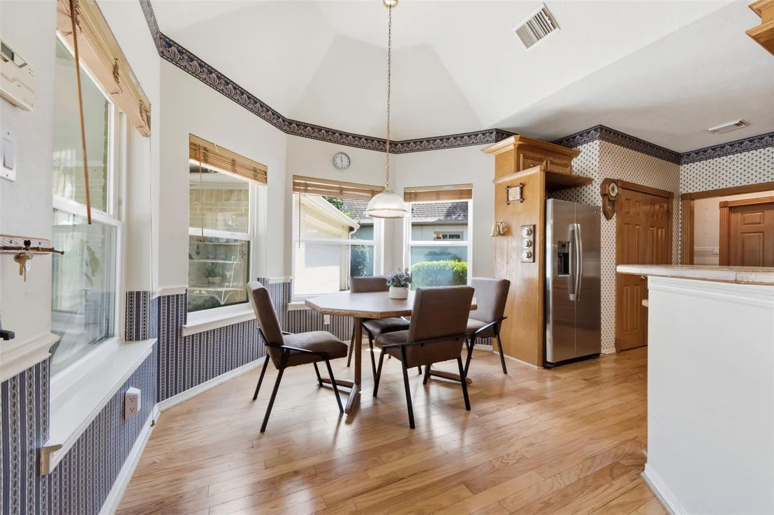 Photo of 7114 Centre Oaks Drive