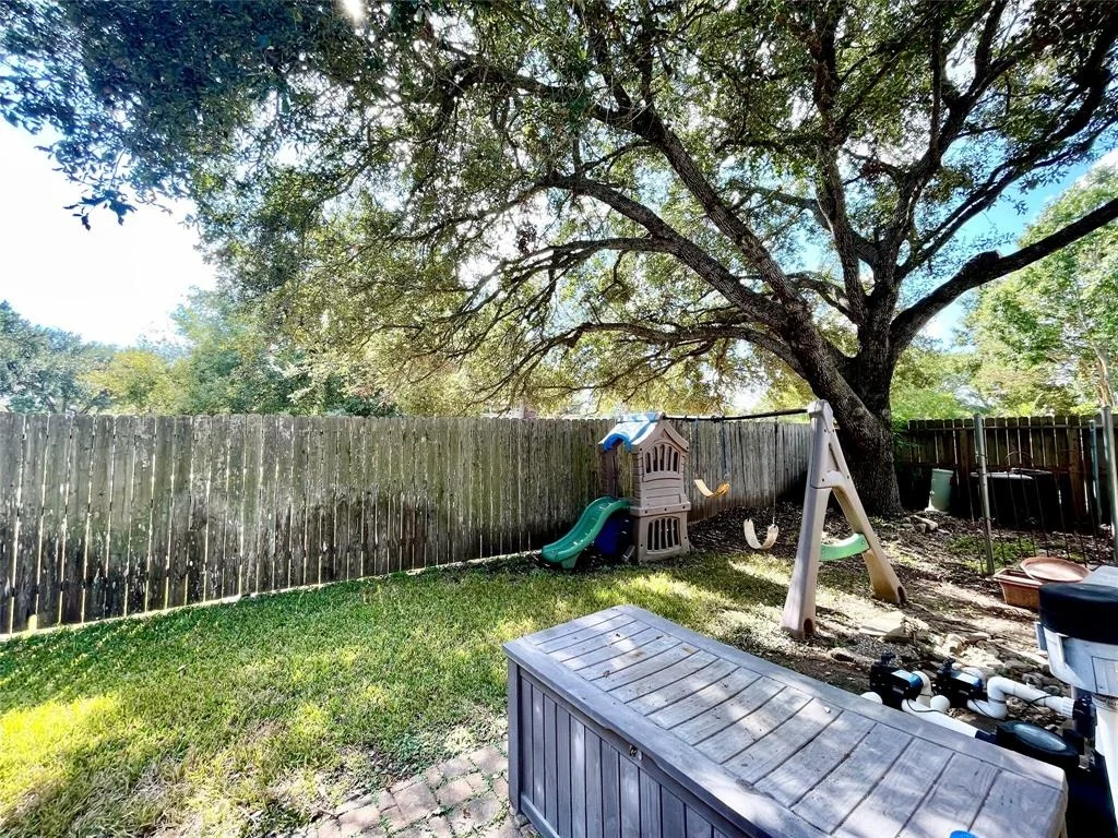 Photo of 1934 Hillgreen Drive