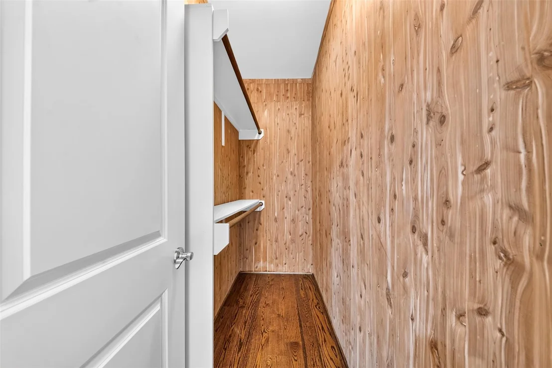 Photo of 5216 Locust Street
