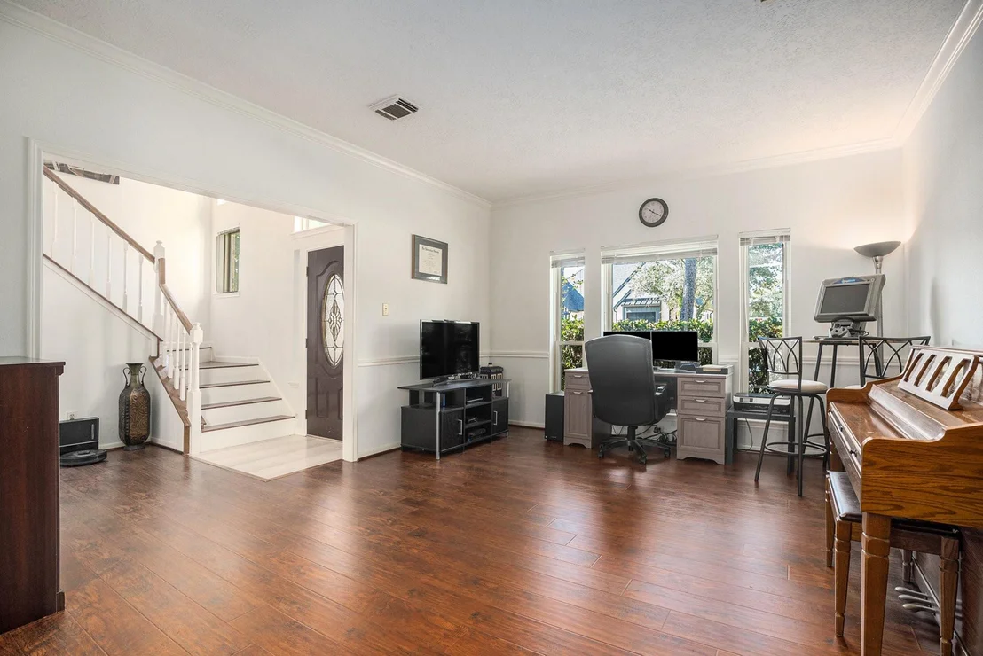 Photo of 1003 Glenview Drive