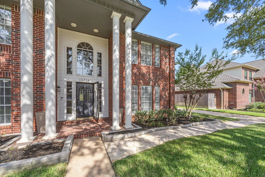 Photo of 10214 Hedge Way Drive