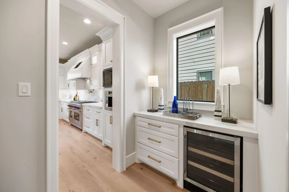 Photo of 4902 Oak Forest Drive