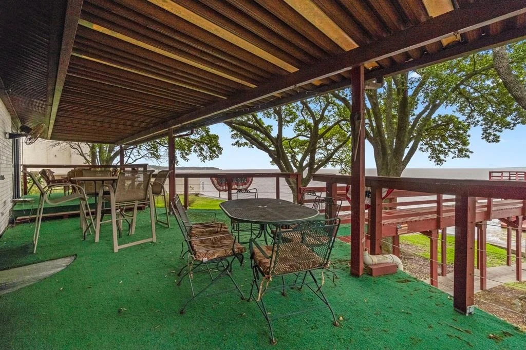 Photo of 160 Lakeway Drive