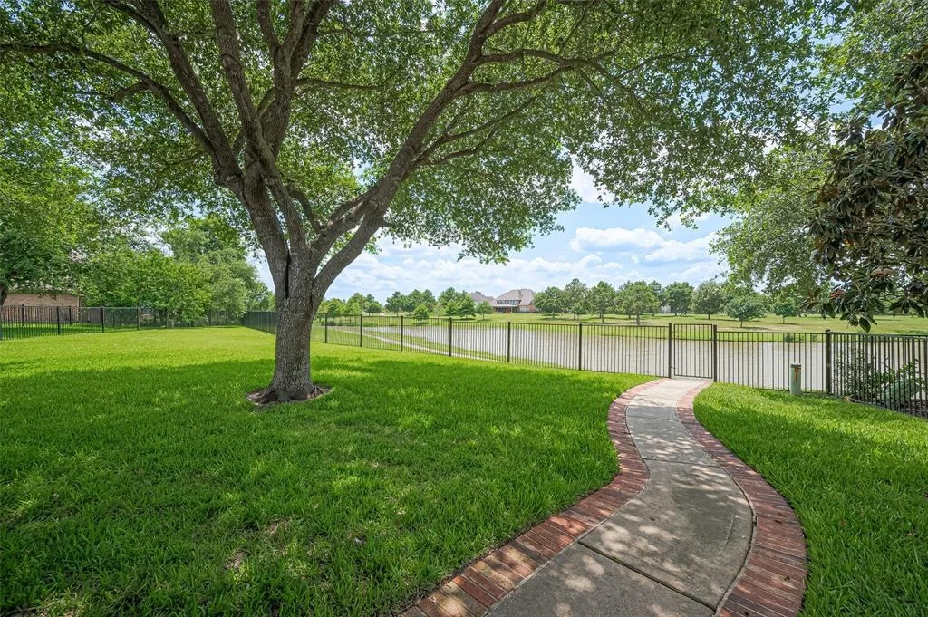 Photo of 17207 Red Oak Bend Drive