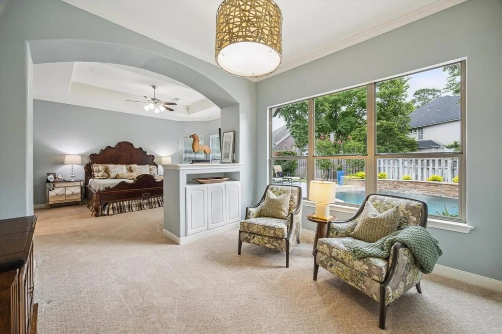 Photo of 63 E Beckonvale Circle