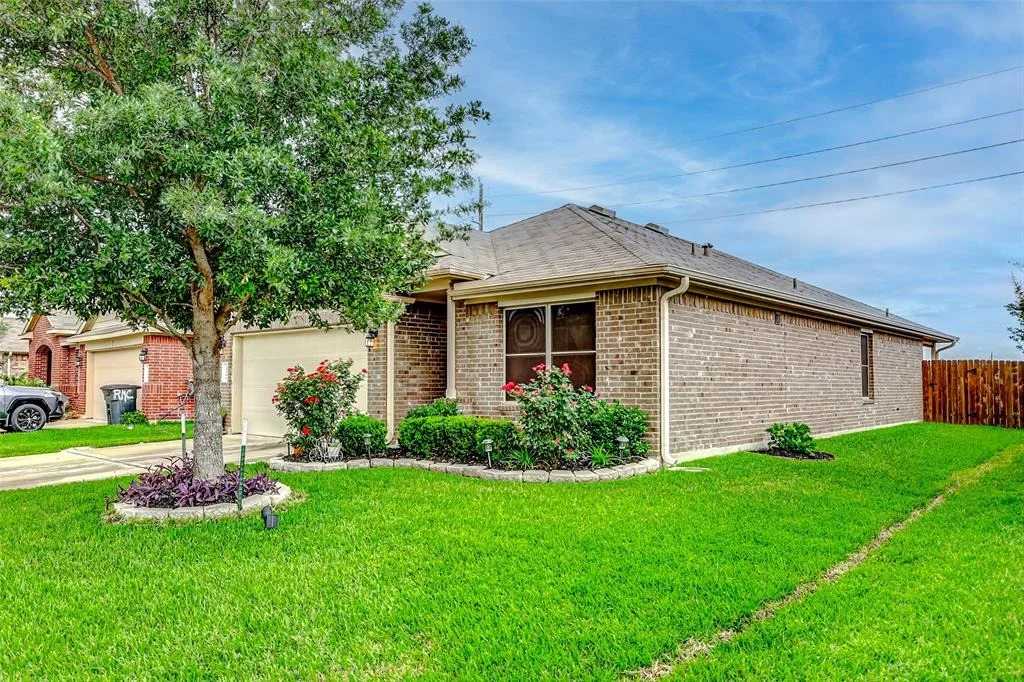 Photo of 20906 Whitehaven Bluff Trail