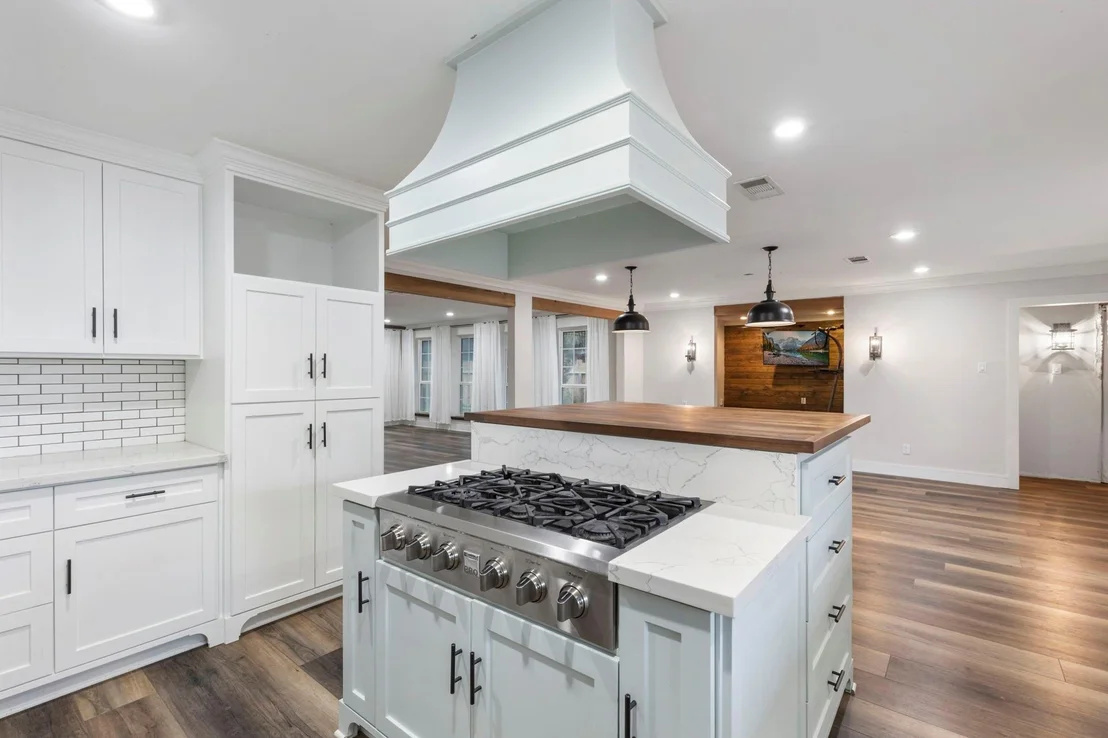 Photo of 618 Mosher Lane