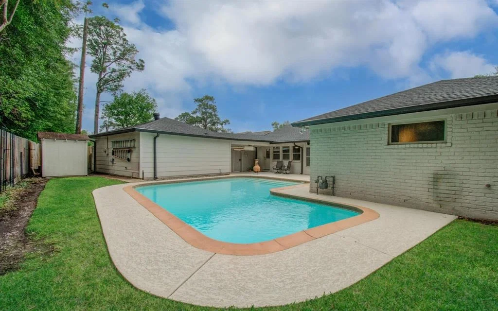 Photo of 16615 Sir William Drive