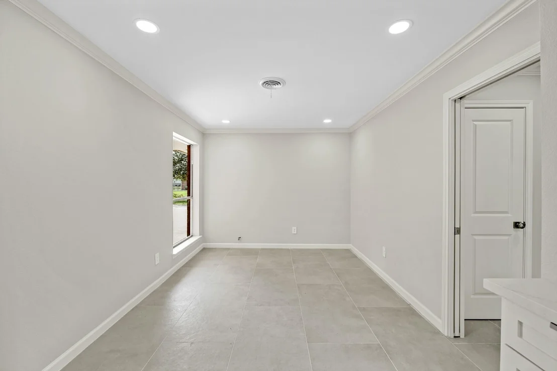 Photo of 2261 Riverside Drive