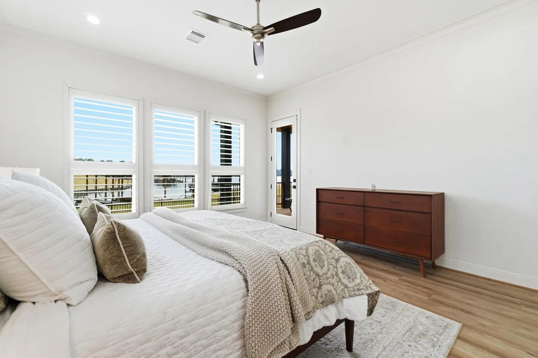 Photo of 255 Peninsula Drive