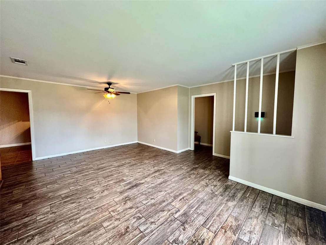 Photo of 5050 Swallow Drive
