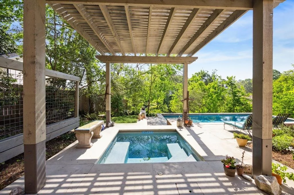 Photo of 15 River Circle