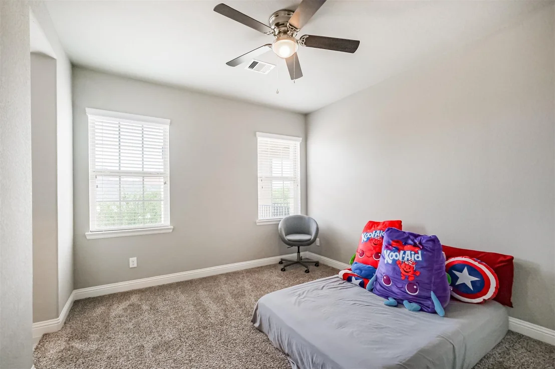 Photo of 3722 Edison Lane
