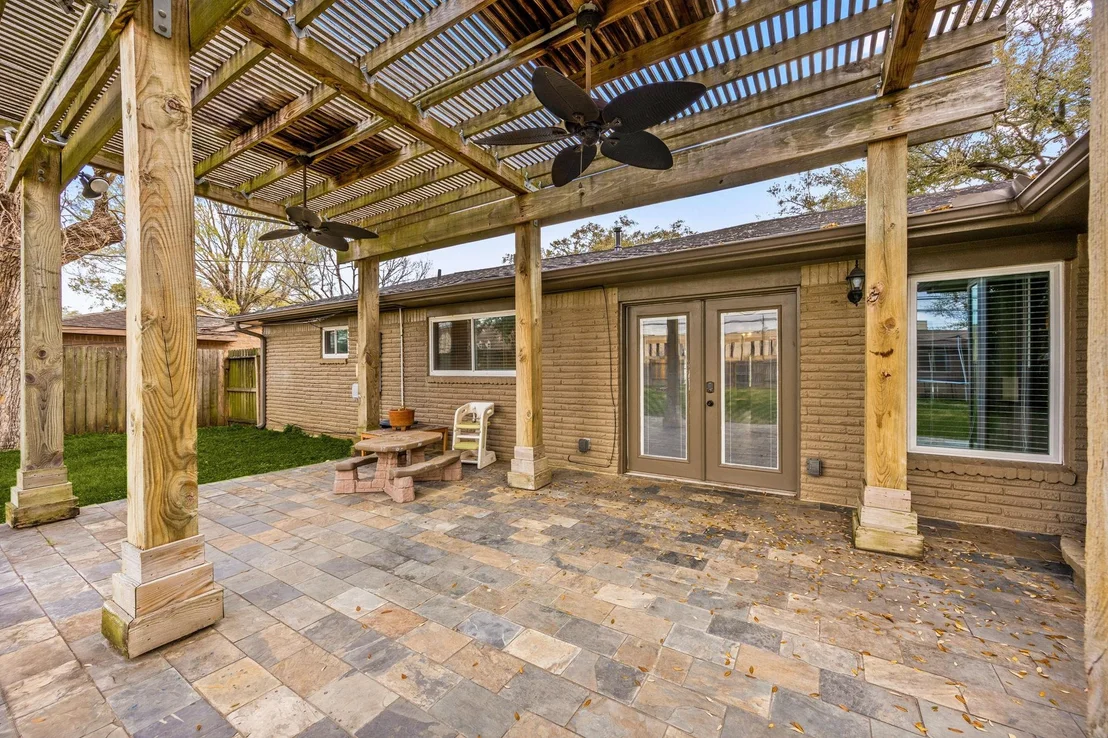 Photo of 5934 Willowbend Boulevard