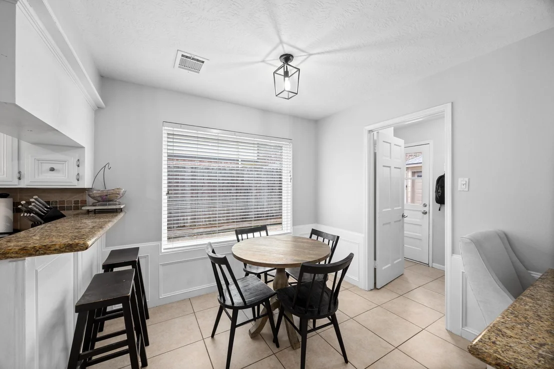Photo of 9123 Herts Road