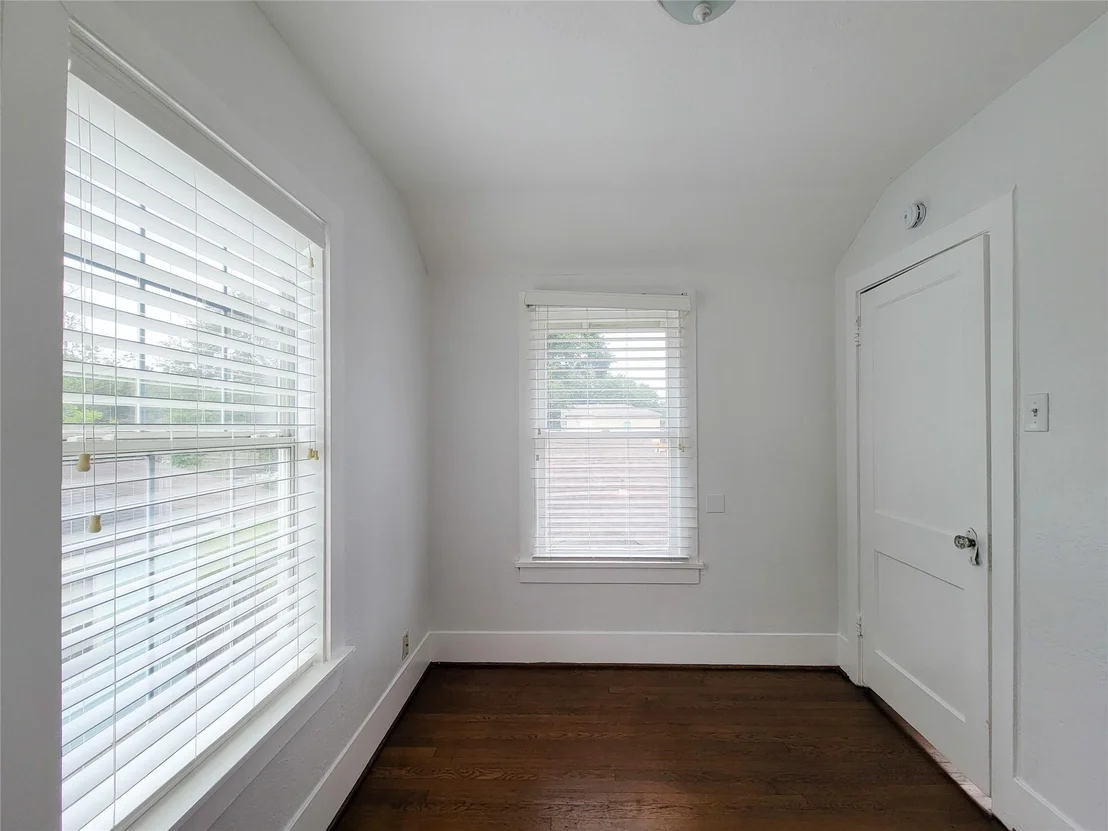 Photo of 8355 Wier