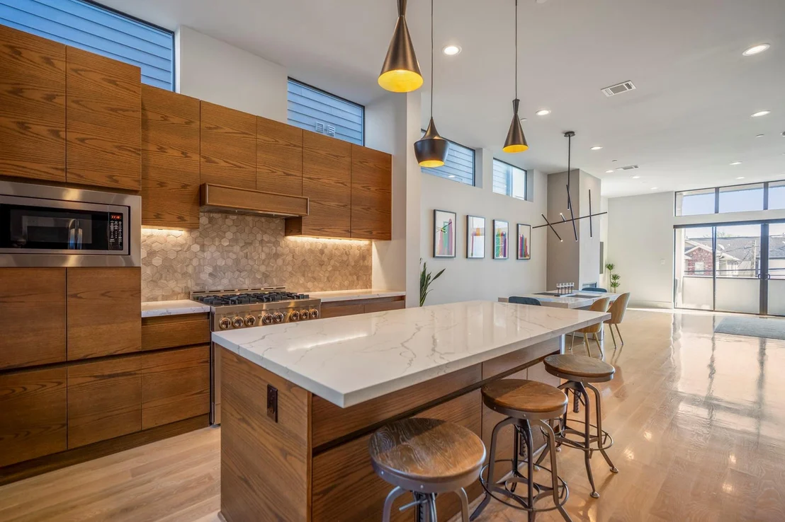 Photo of 405 Detering Street