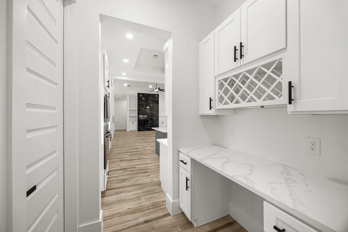 Photo of 418 Garrett Dr