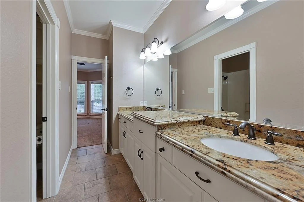 Photo of 4304 Hyde Park Lane