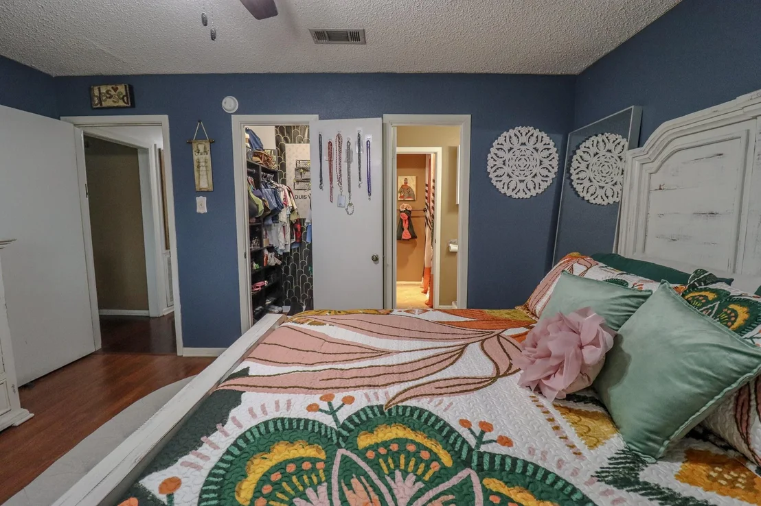 Photo of 2055 Stacy Street