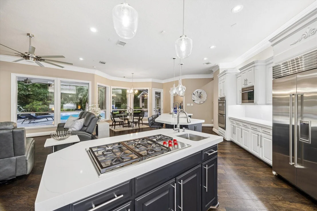 Photo of 35 N Regent Oak
