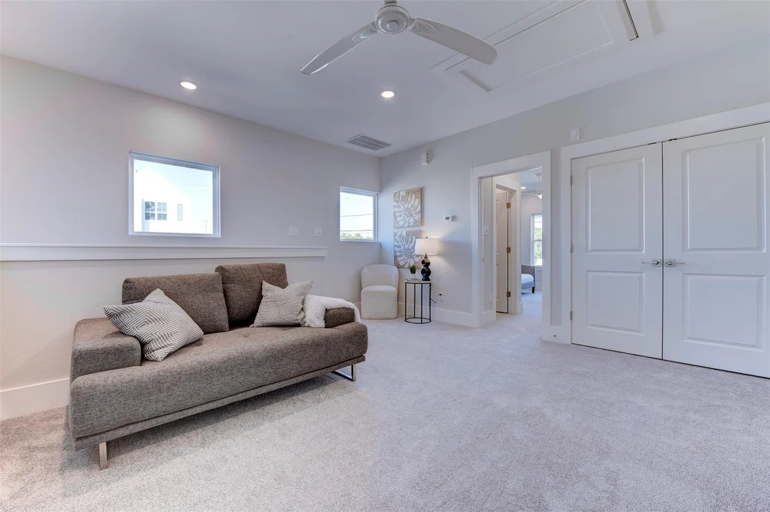 Photo of 5126 Rosslyn Road
