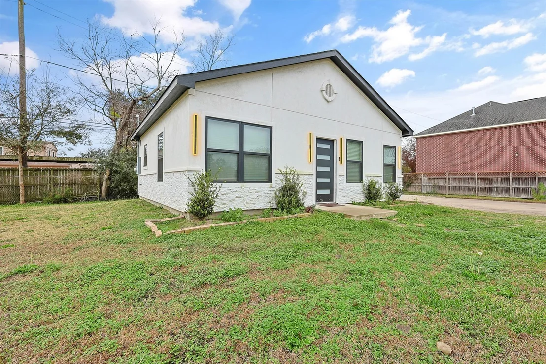 Photo of 3922 Roseneath Drive