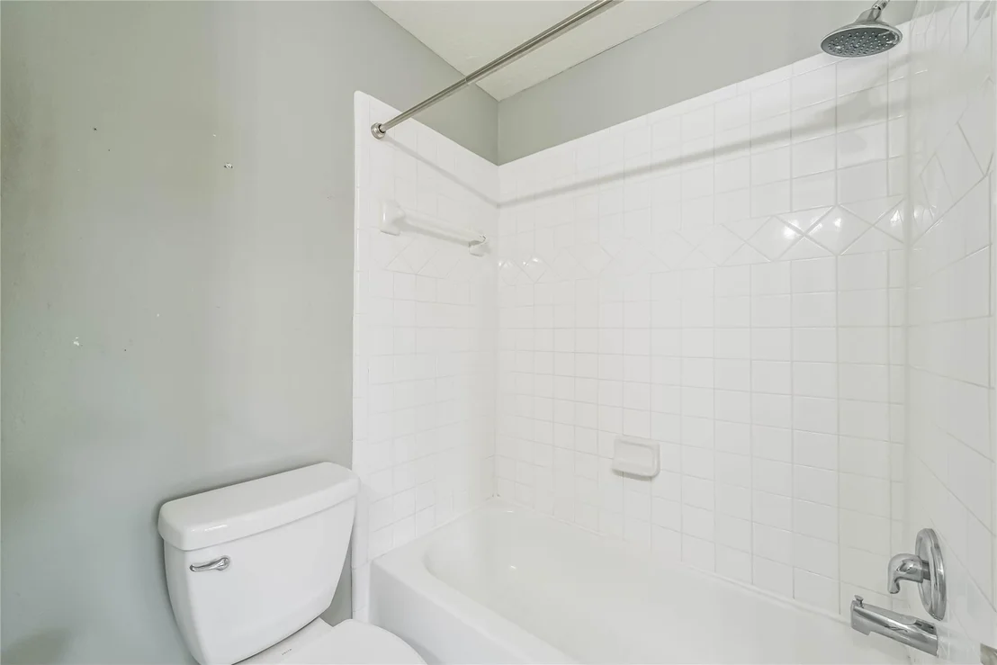 Photo of 22010 Kenlake Drive