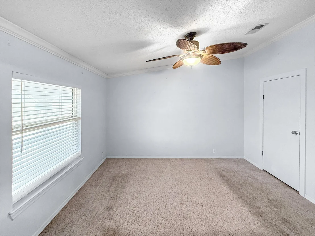 Photo of 1152 Van Sant