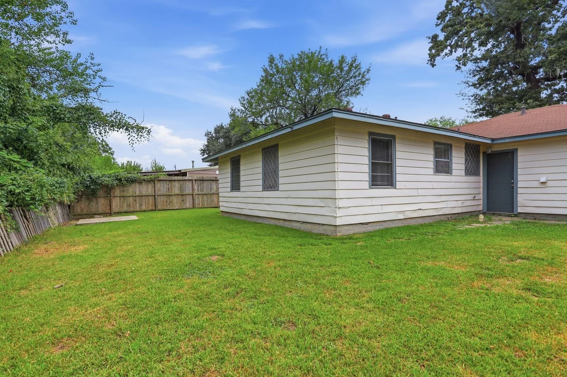Photo of 9242 Forest View Street