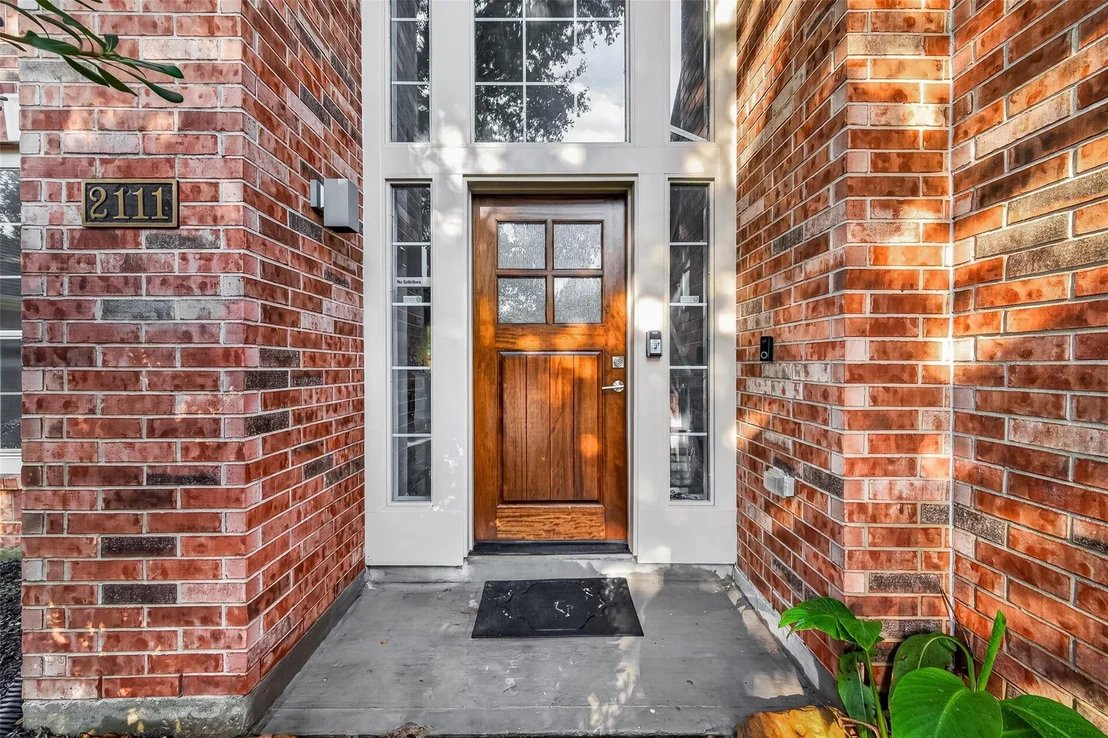 Photo of 2111 Pinecreek Pass Lane