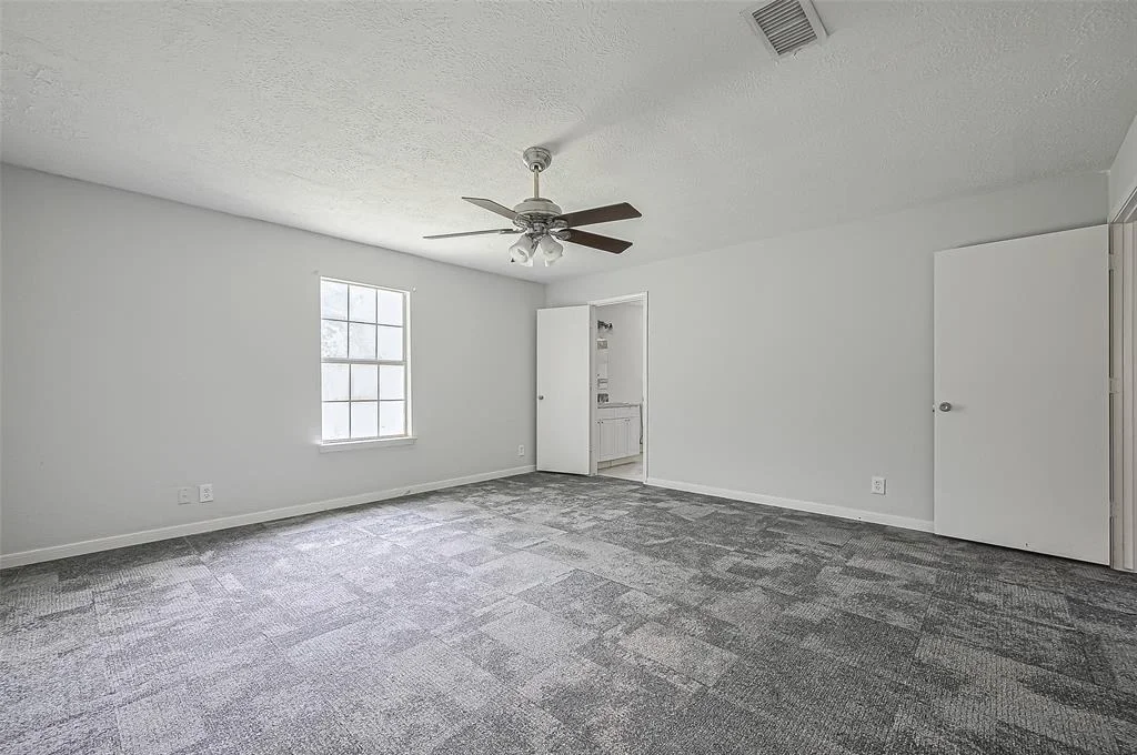 Photo of 4048 N Oak Forest Drive