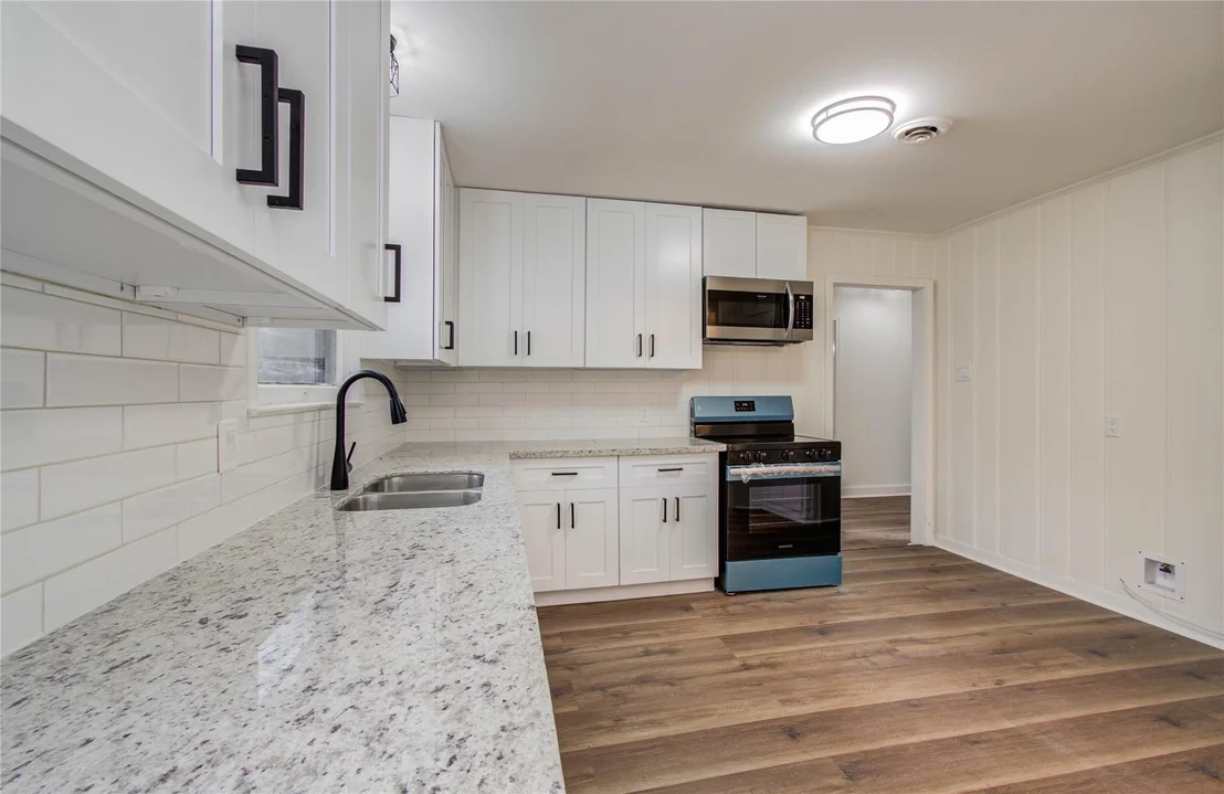 Photo of 2417 Pecan Street