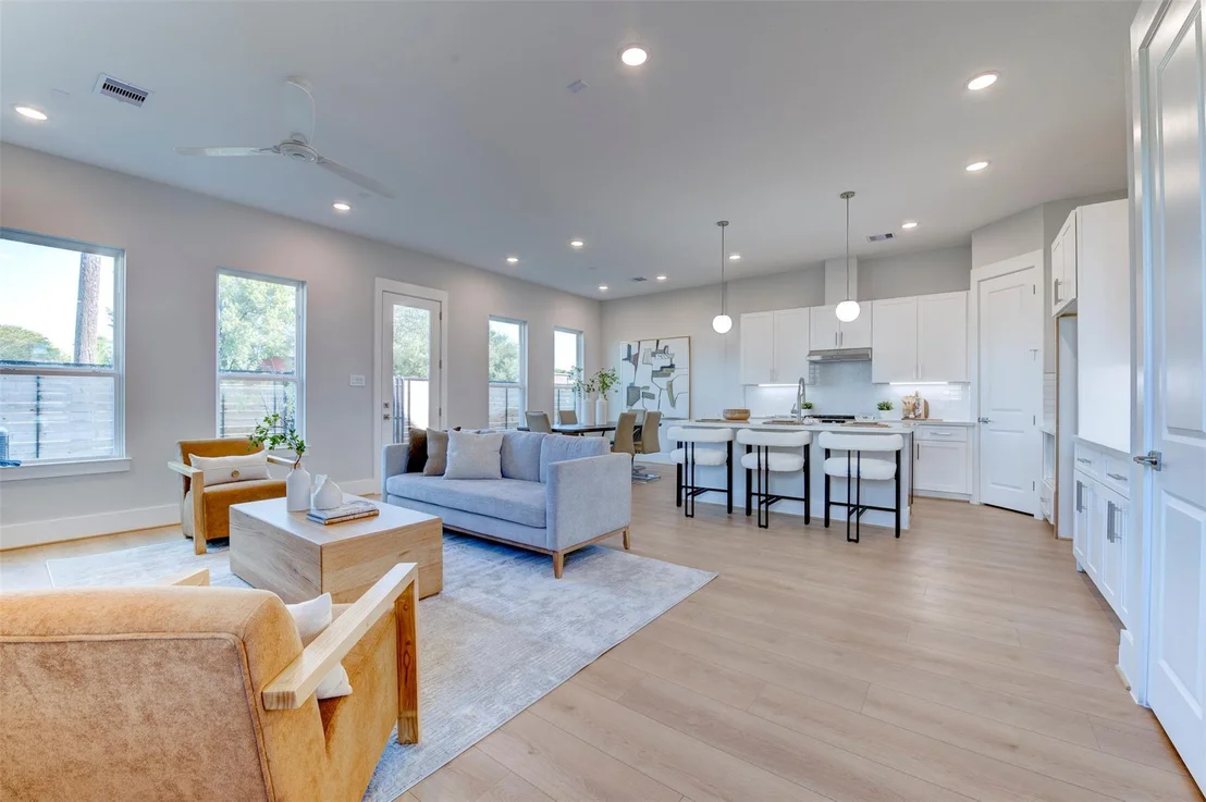 Photo of 5126 Rosslyn Road
