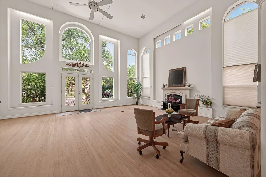 Photo of 5437 Loch Lomond Drive
