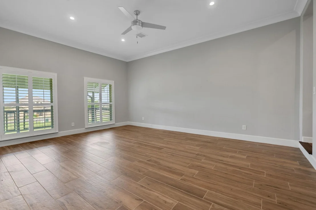 Photo of 930 Paradise Drive